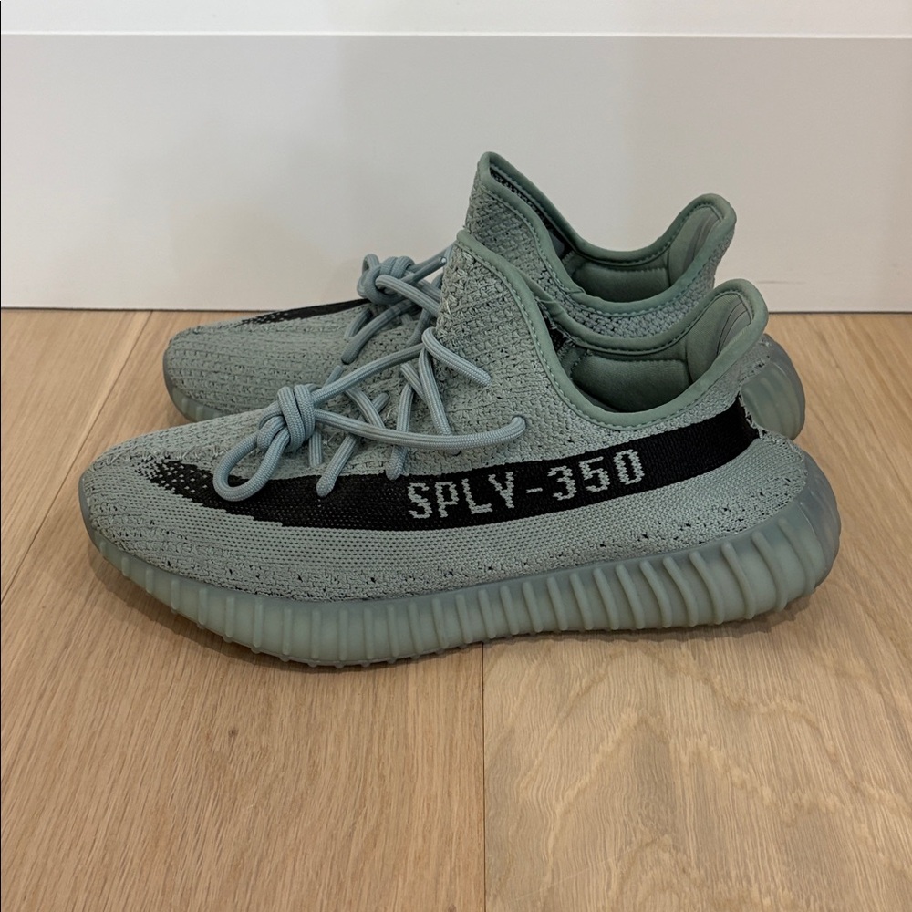 Adidas Yeezy men’s 8.5 Yeezy 350v2 “Jade Ash”